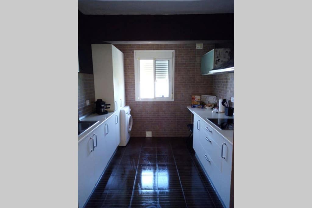 Sevilla ,Piso Completo En Buena Zona,Wifi Y Aparcamiento מראה חיצוני תמונה